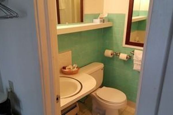 Budget Host Inn (Detroit Lakes)